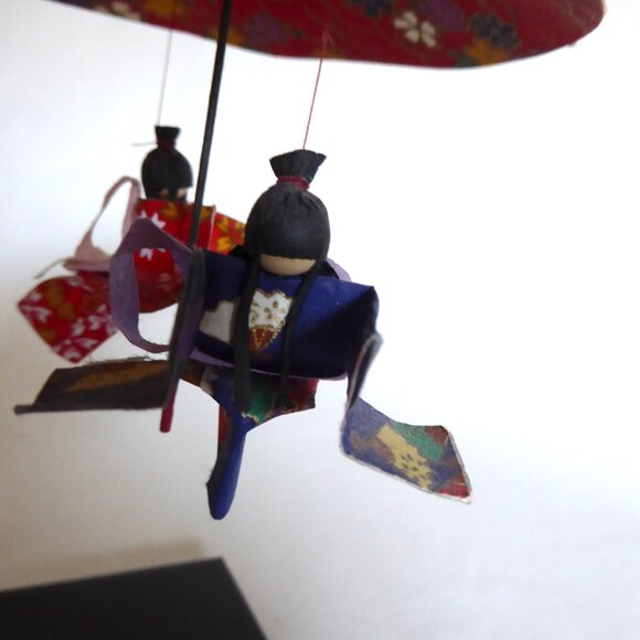 VINTAGE JAPAN ORIGAMI GEISHA KIMONO WASHI PAPER MOBILE SCULPTURE - Picture 12 of 13